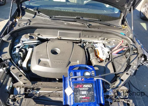 2024 Volvo Xc60 Recharge Plug-In Hybrid T8 Core Dark Theme from USA, damaged, VIN YV4H60DK2R1929818